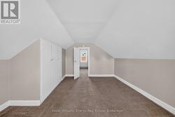 Upper Flex Space -