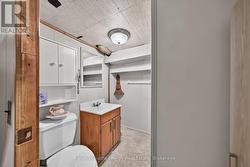 Lower level full bathroom -