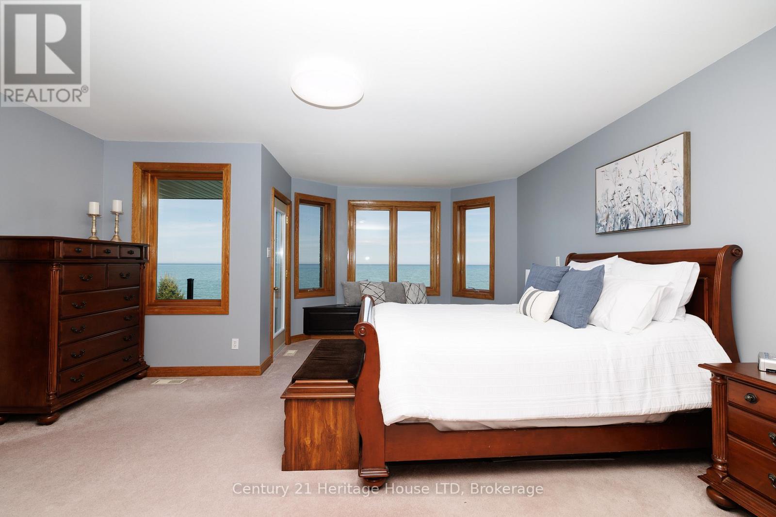 Primary Bedroom Retreat - 6 Jacob'S Landing, Grimsby (Grimsby Beach), ON