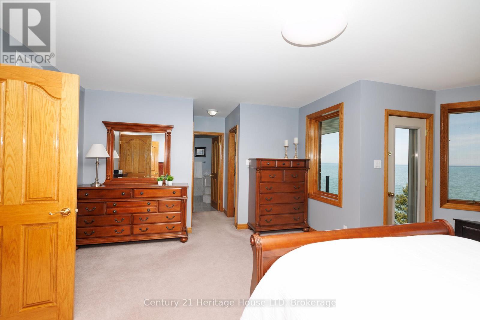 Primary Bedroom Retreat - 6 Jacob'S Landing, Grimsby (Grimsby Beach), ON