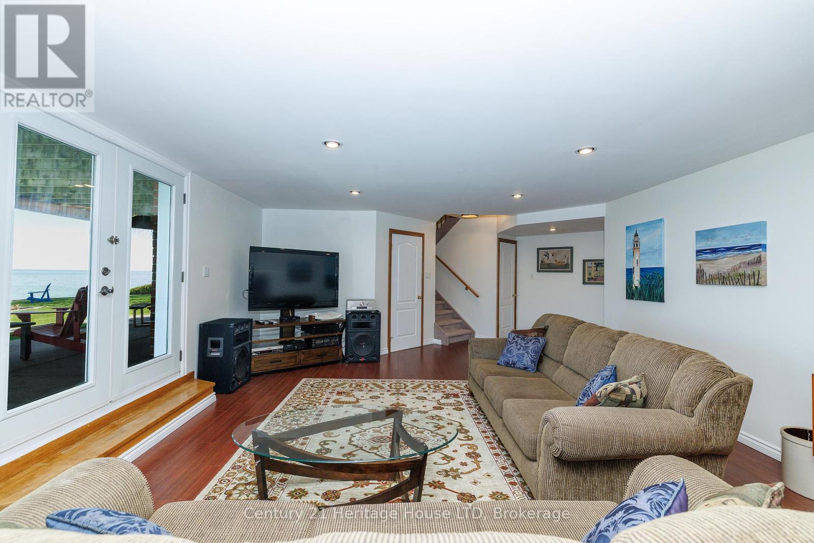 In Law Suite #1 - Lower Level - 6 Jacob'S Landing, Grimsby (Grimsby Beach), ON