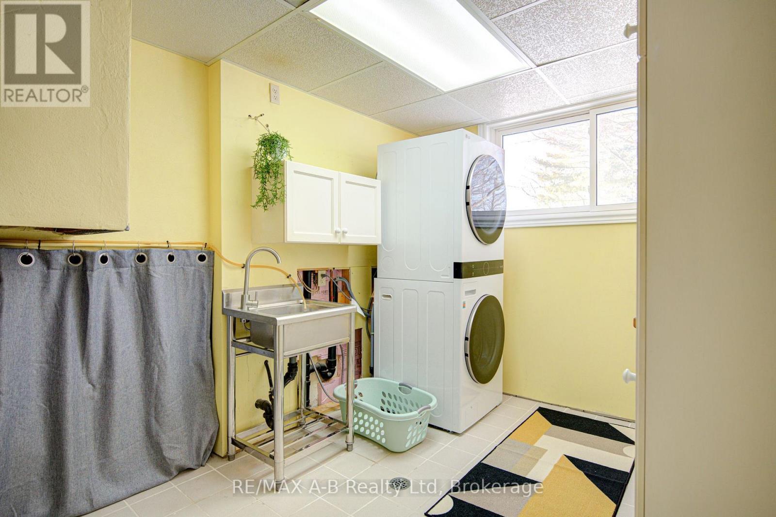 19 Linton Place, Kitchener, ON