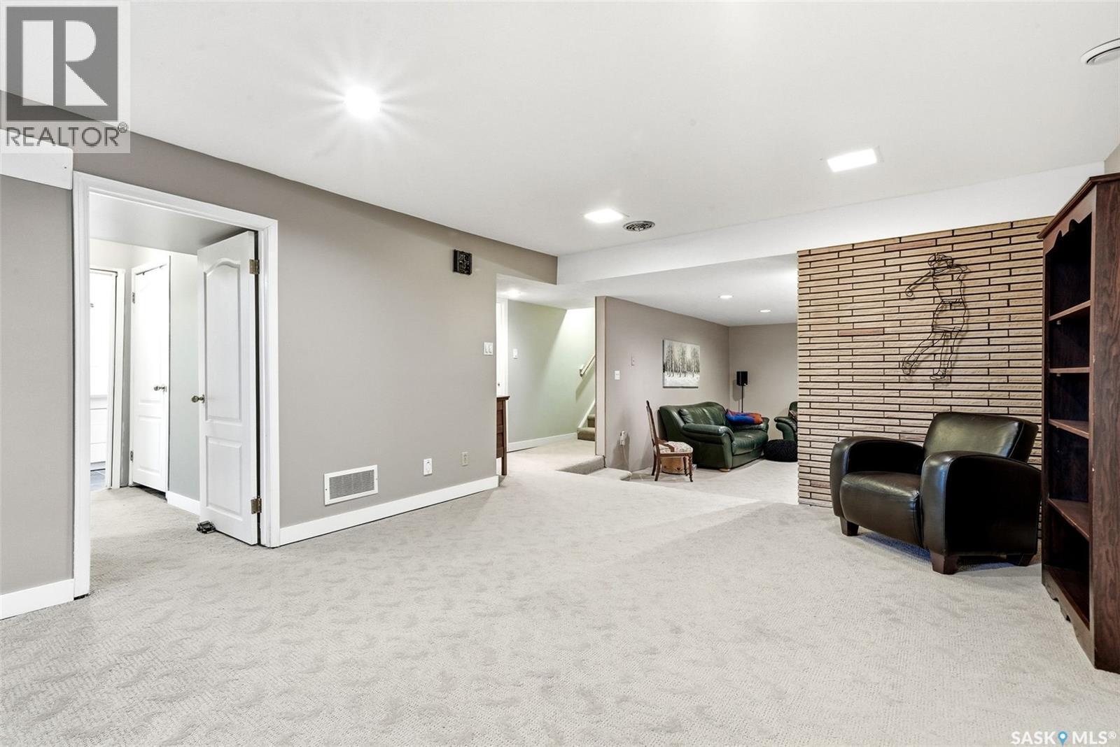 4220 Hillsdale Street, Regina, SK