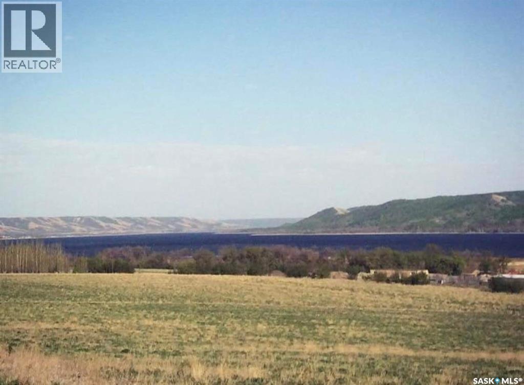 Walleye Acreage H, West End, SK
