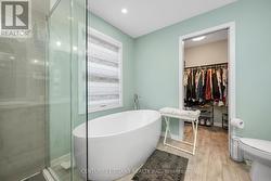 Master Bedroom Ensuite with Walk-In Closet - 