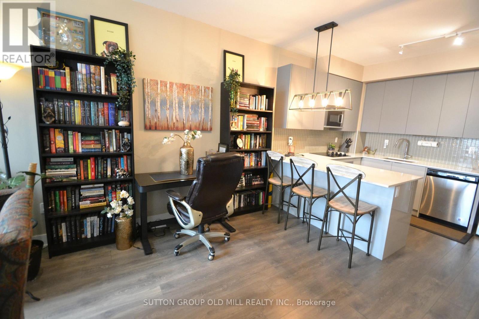 2510 - 2916 Highway 7, Vaughan, ON