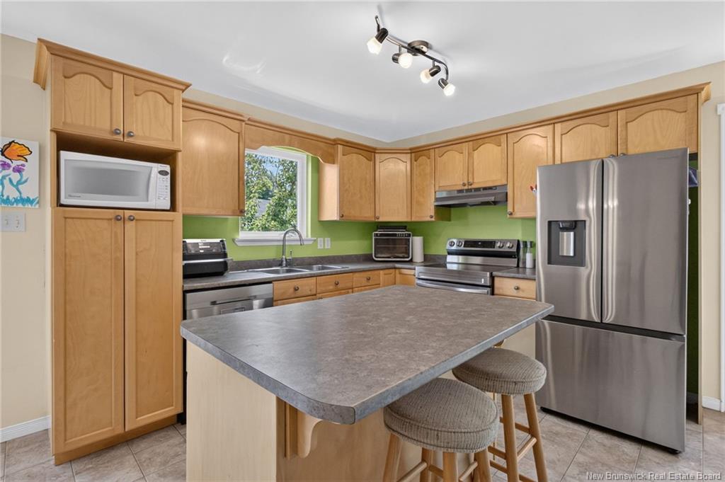 24 Stoneham, Moncton, NB