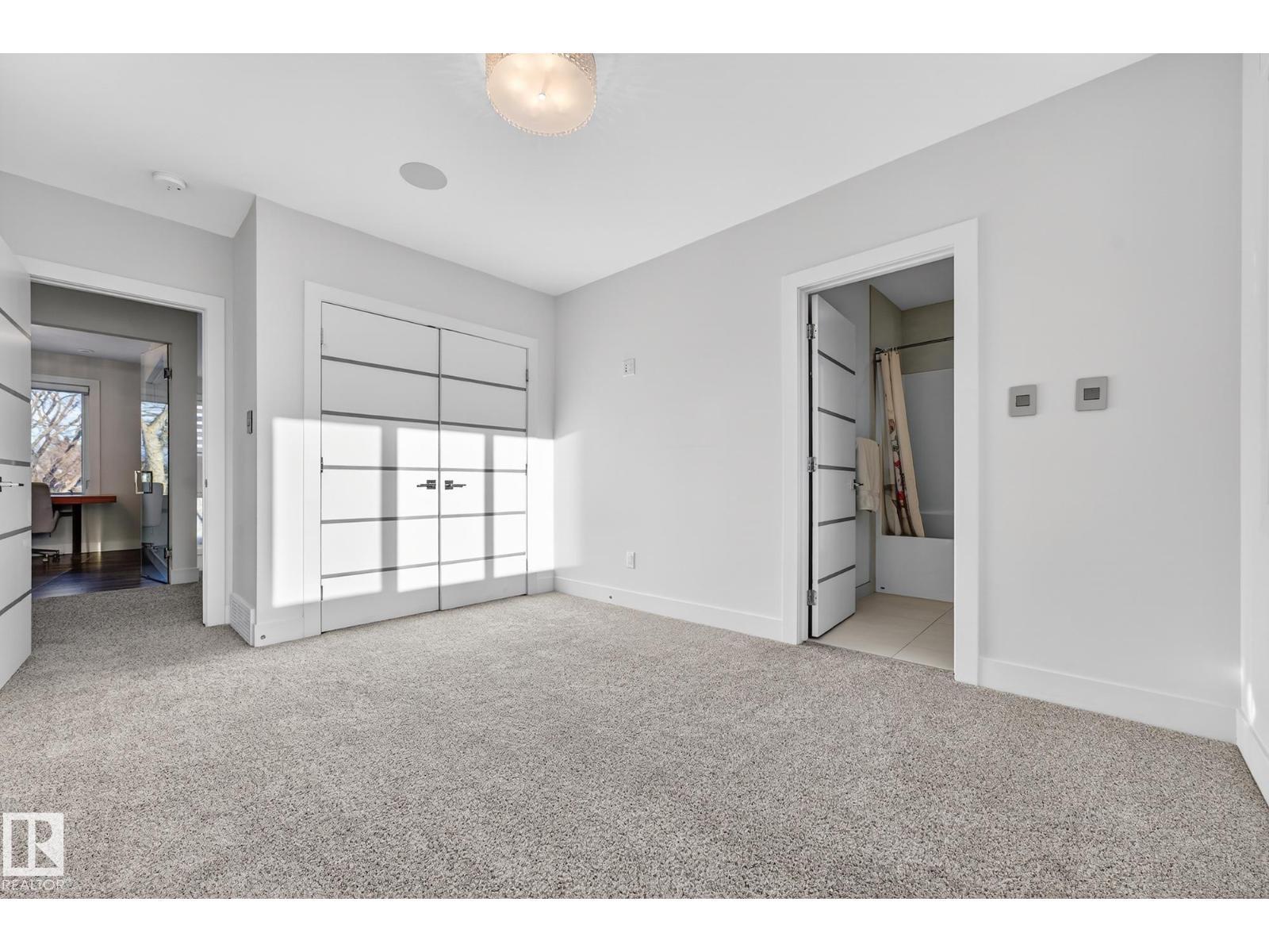 14643 92A Av Nw, Edmonton, AB
