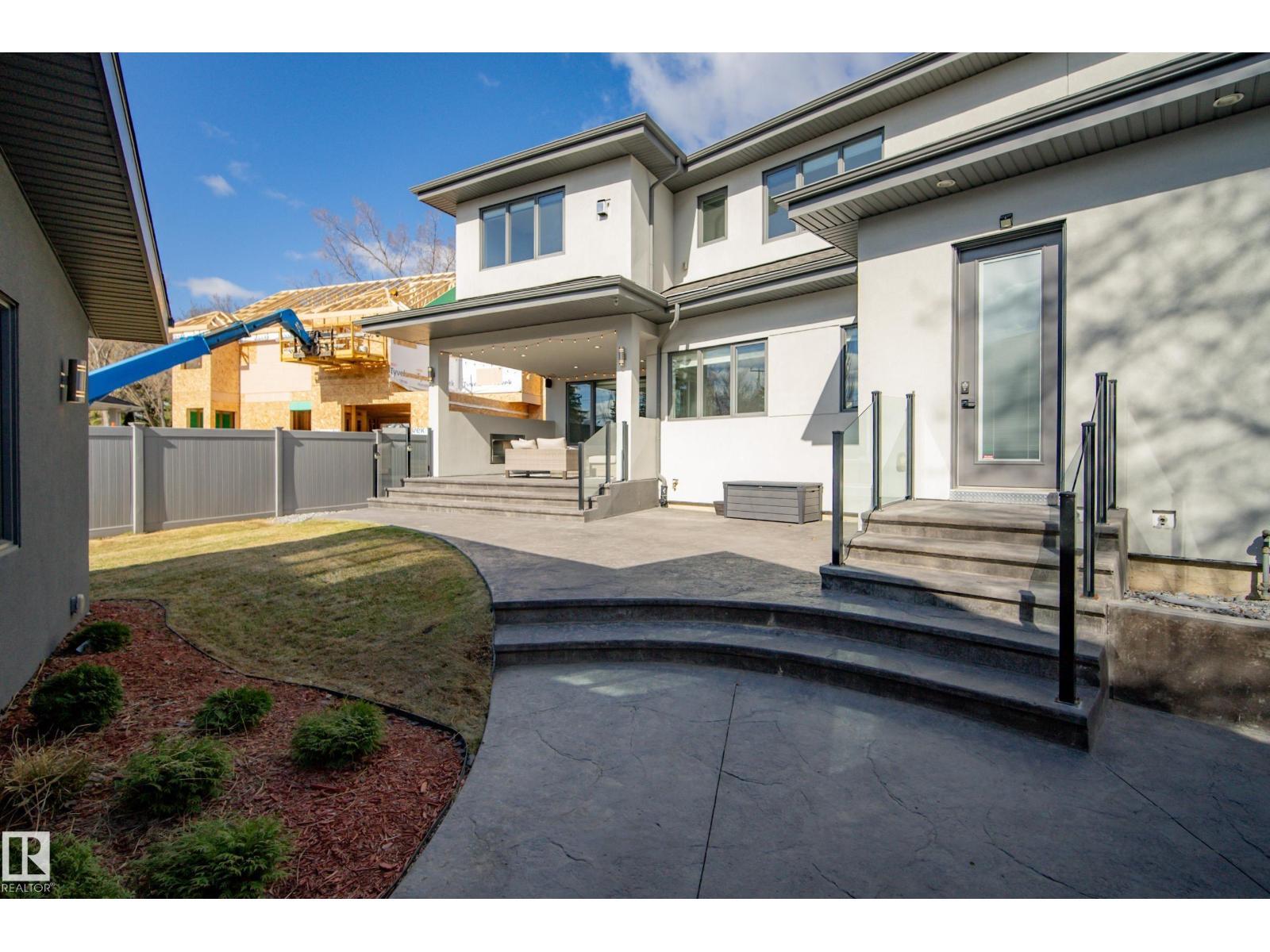 14643 92A Av Nw, Edmonton, AB
