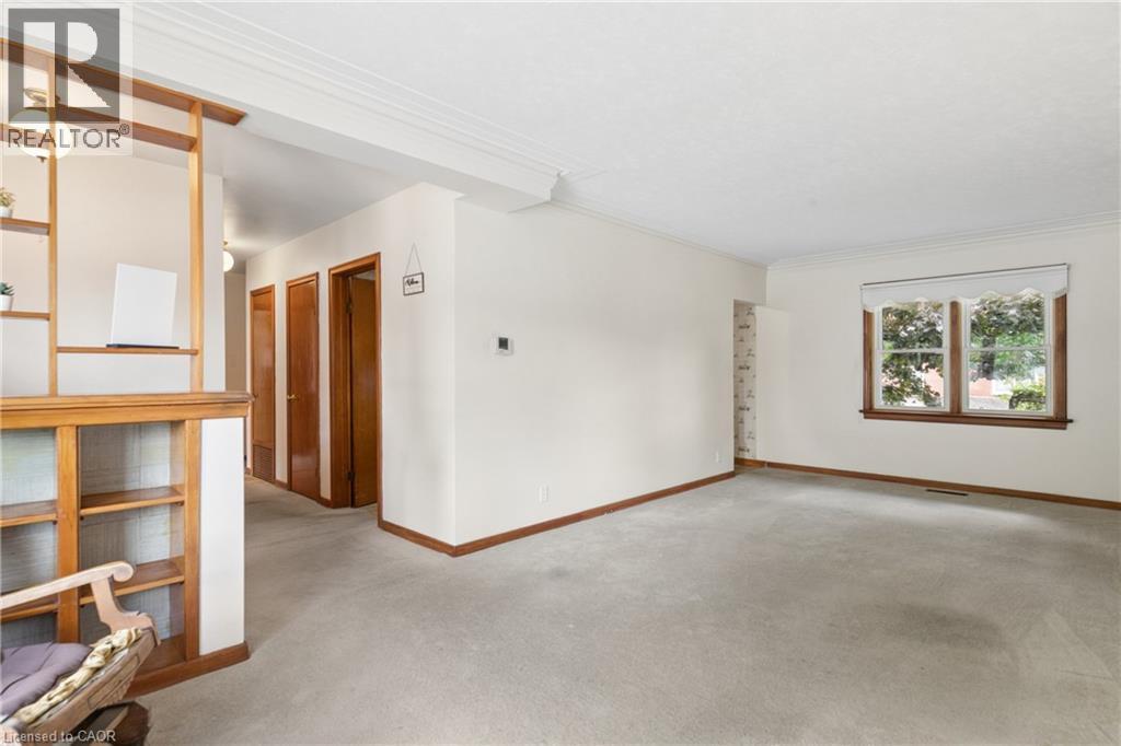 74 Ross Avenue, Kitchener, ON - Indoor Photo Showing Other Room
