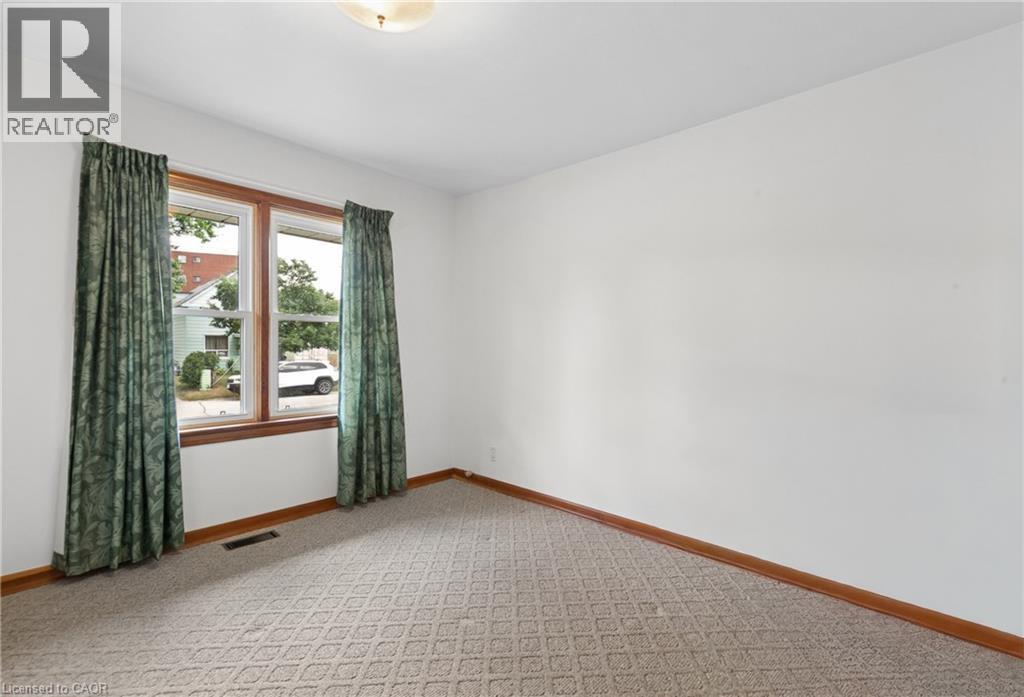 74 Ross Avenue, Kitchener, ON - Indoor Photo Showing Other Room