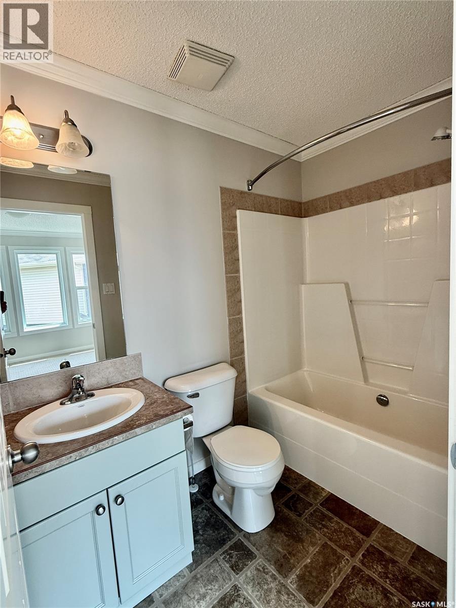 405 315 Hampton Circle, Saskatoon, SK - Indoor Photo Showing Bathroom