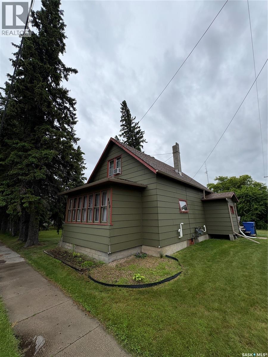 409 Second Street N, Langenburg, SK