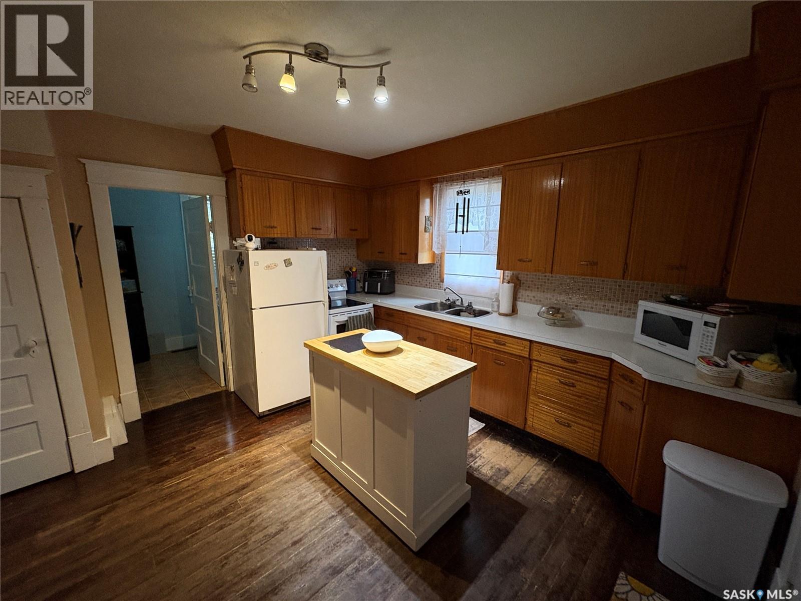 409 Second Street N, Langenburg, SK