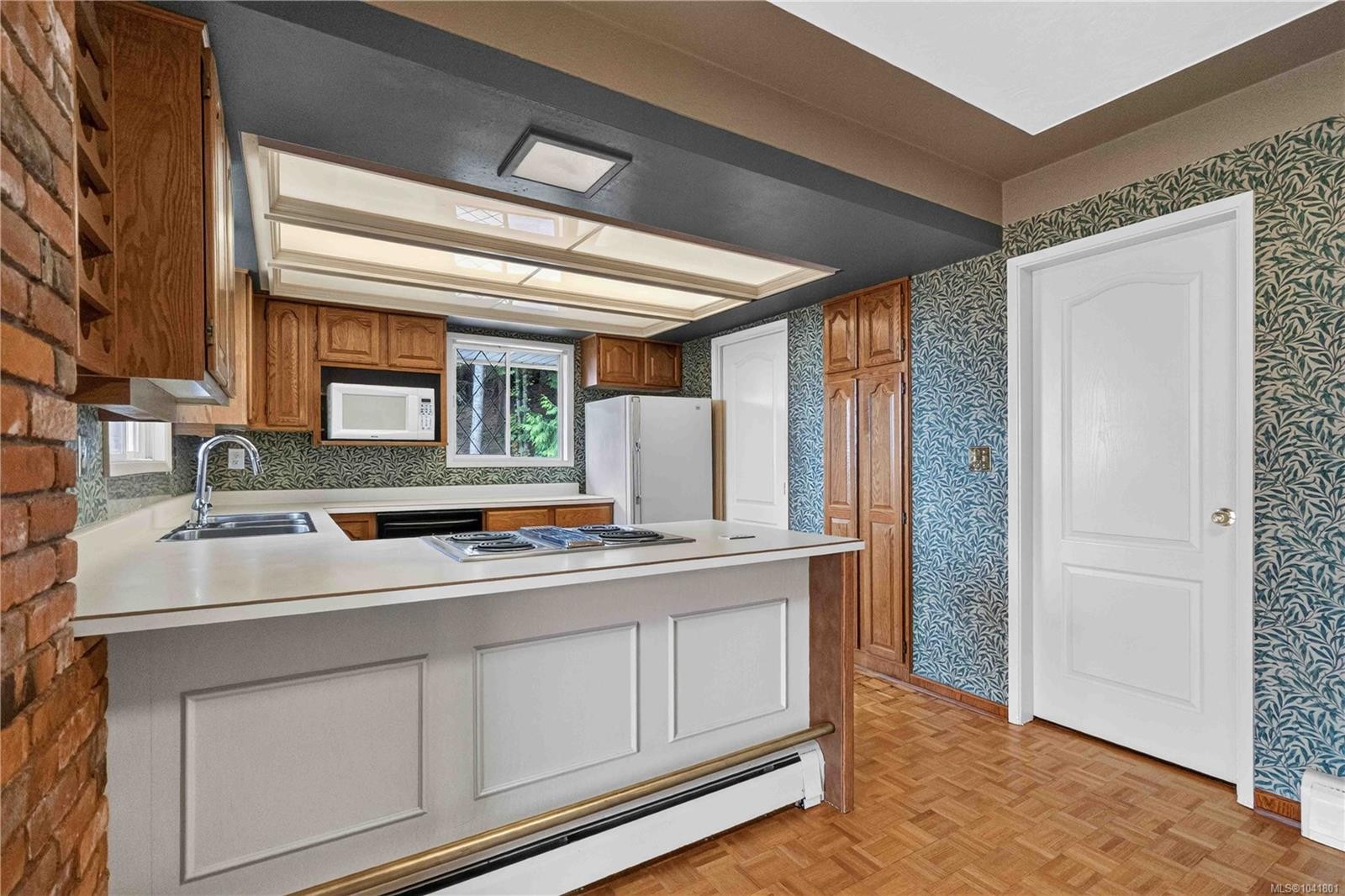 4916 Lochside Dr, Saanich, BC