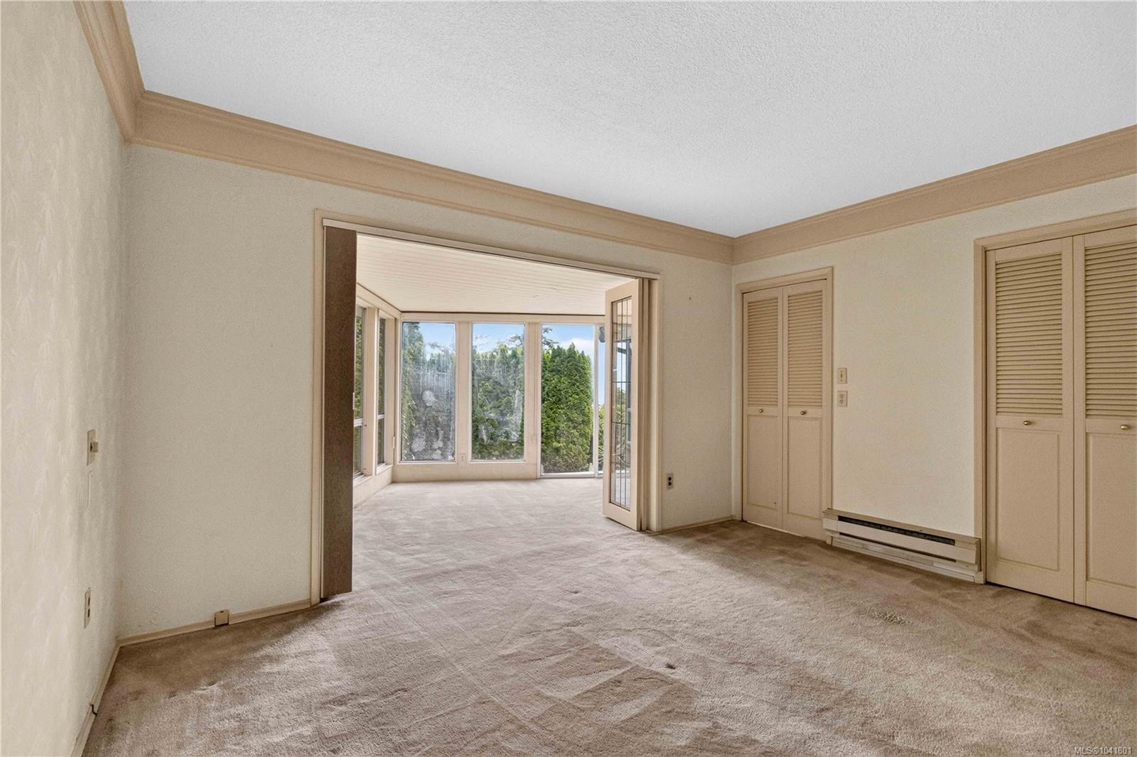4916 Lochside Dr, Saanich, BC
