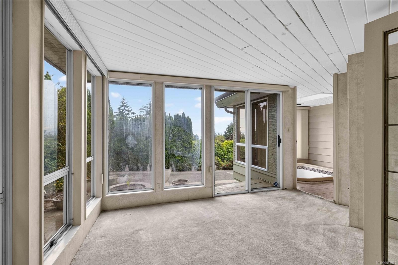 4916 Lochside Dr, Saanich, BC