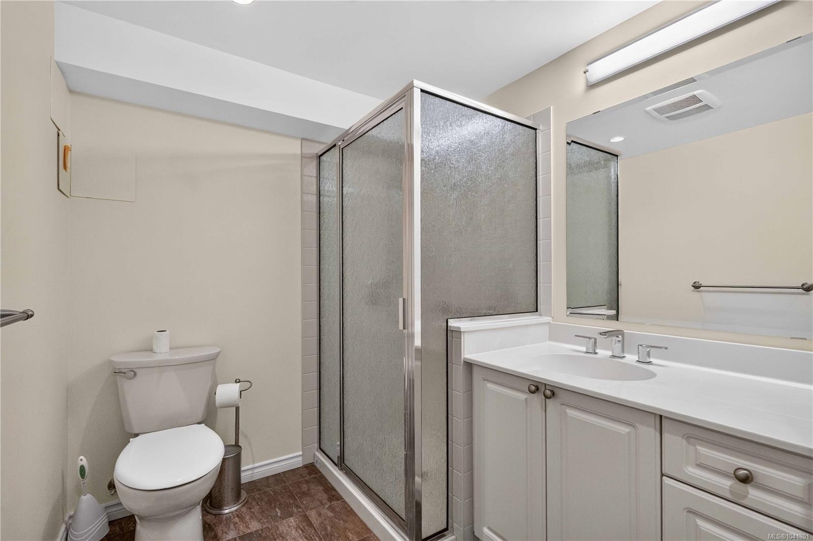 4916 Lochside Dr, Saanich, BC
