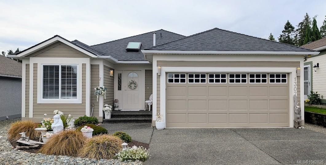 1307 Oceanside Dr, Qualicum Beach, BC
