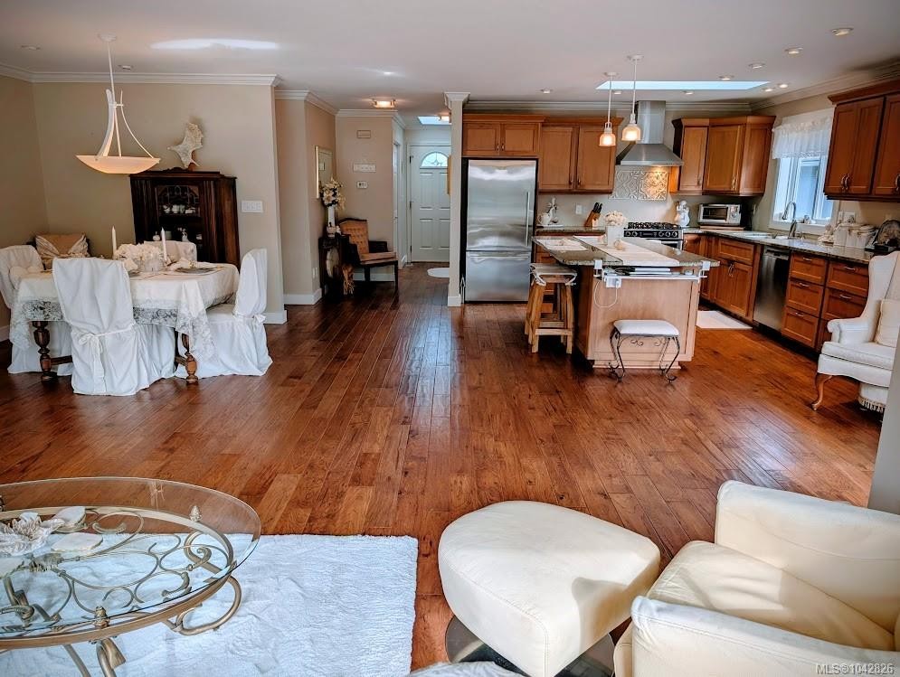 1307 Oceanside Dr, Qualicum Beach, BC