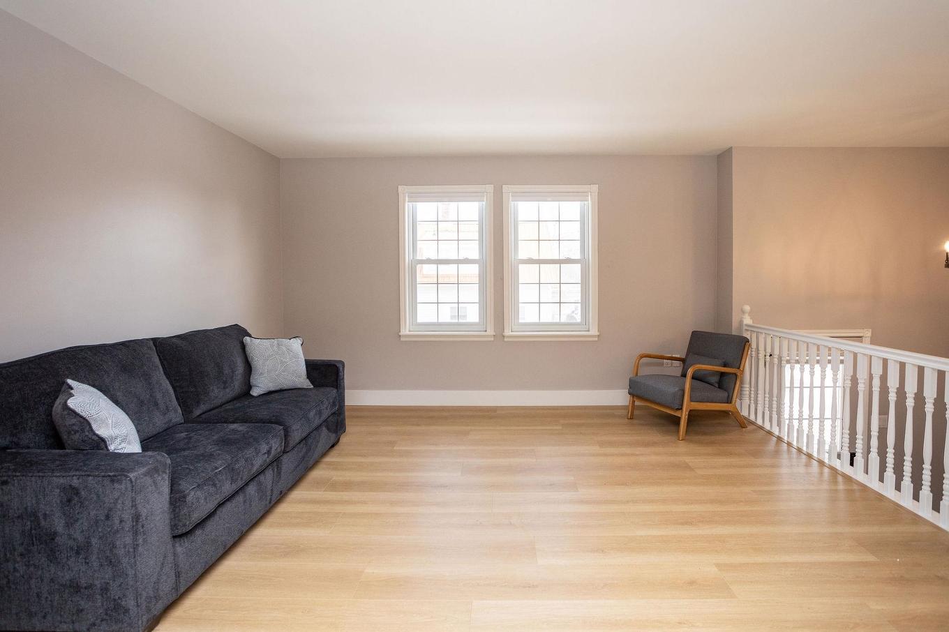 1 14 Marshall Street, North Rustico, PE - Indoor Photo Showing Living Room