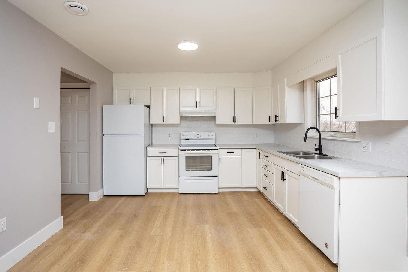 1 14 Marshall Street, North Rustico, PE - Indoor Photo Showing Kitchen With Double Sink