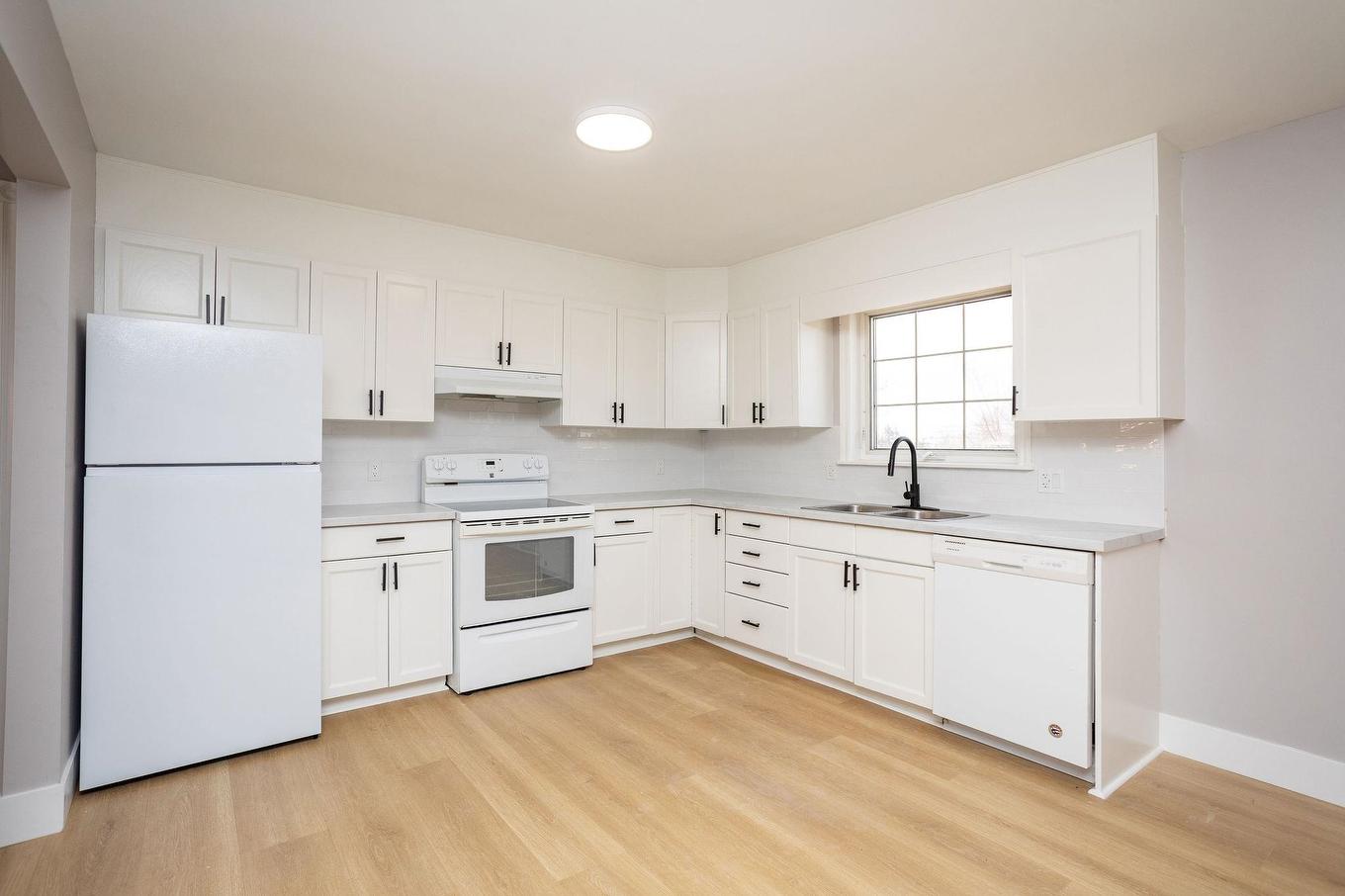 1 14 Marshall Street, North Rustico, PE - Indoor Photo Showing Kitchen With Double Sink