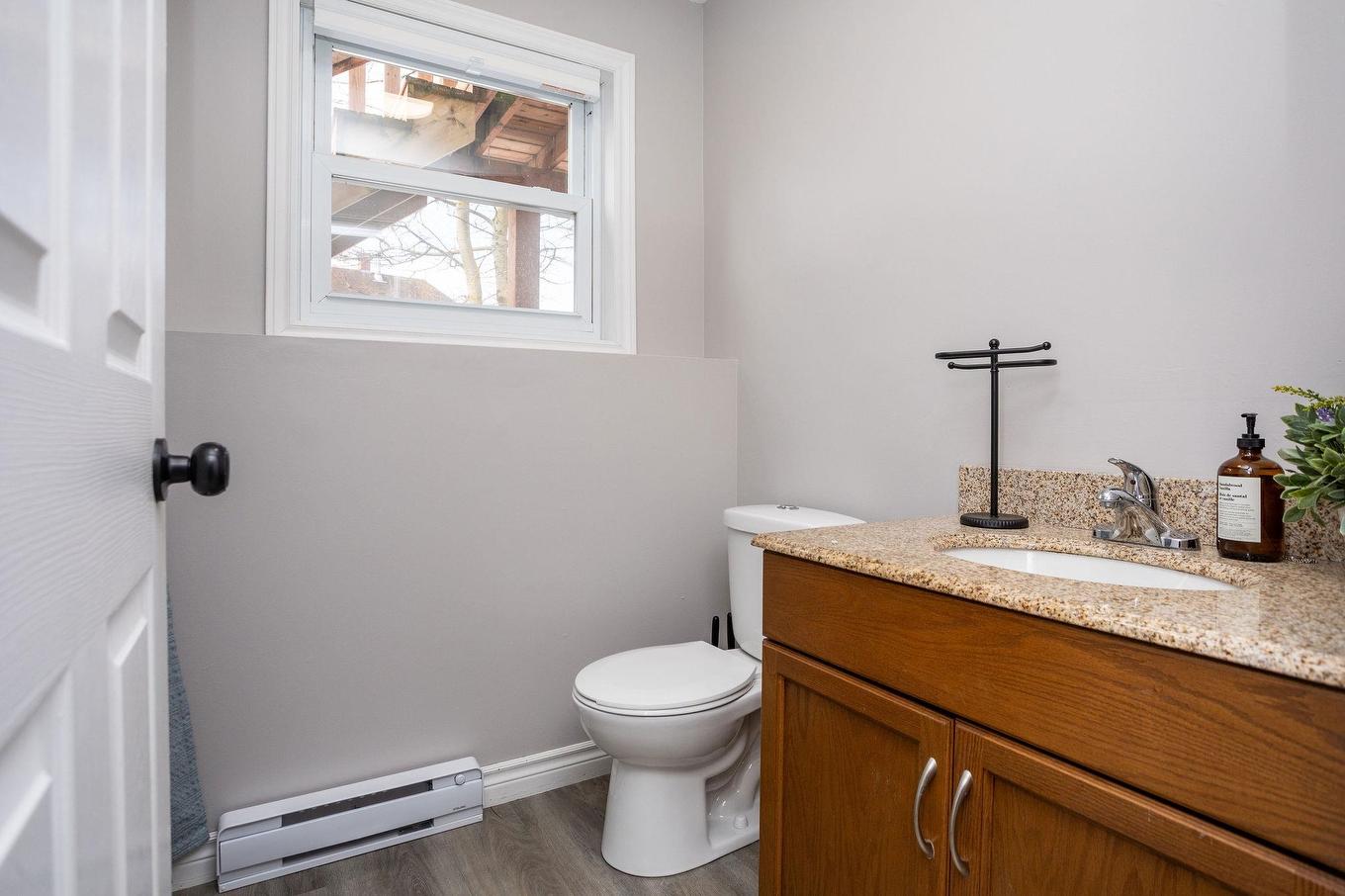 1 14 Marshall Street, North Rustico, PE - Indoor Photo Showing Bathroom
