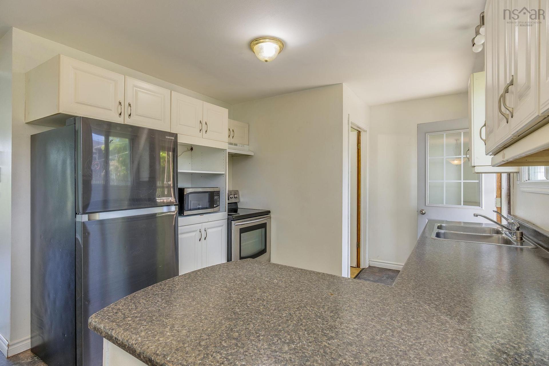 104 Arklow Drive, Dartmouth, NS - Indoor Photo Showing Kitchen With Double Sink