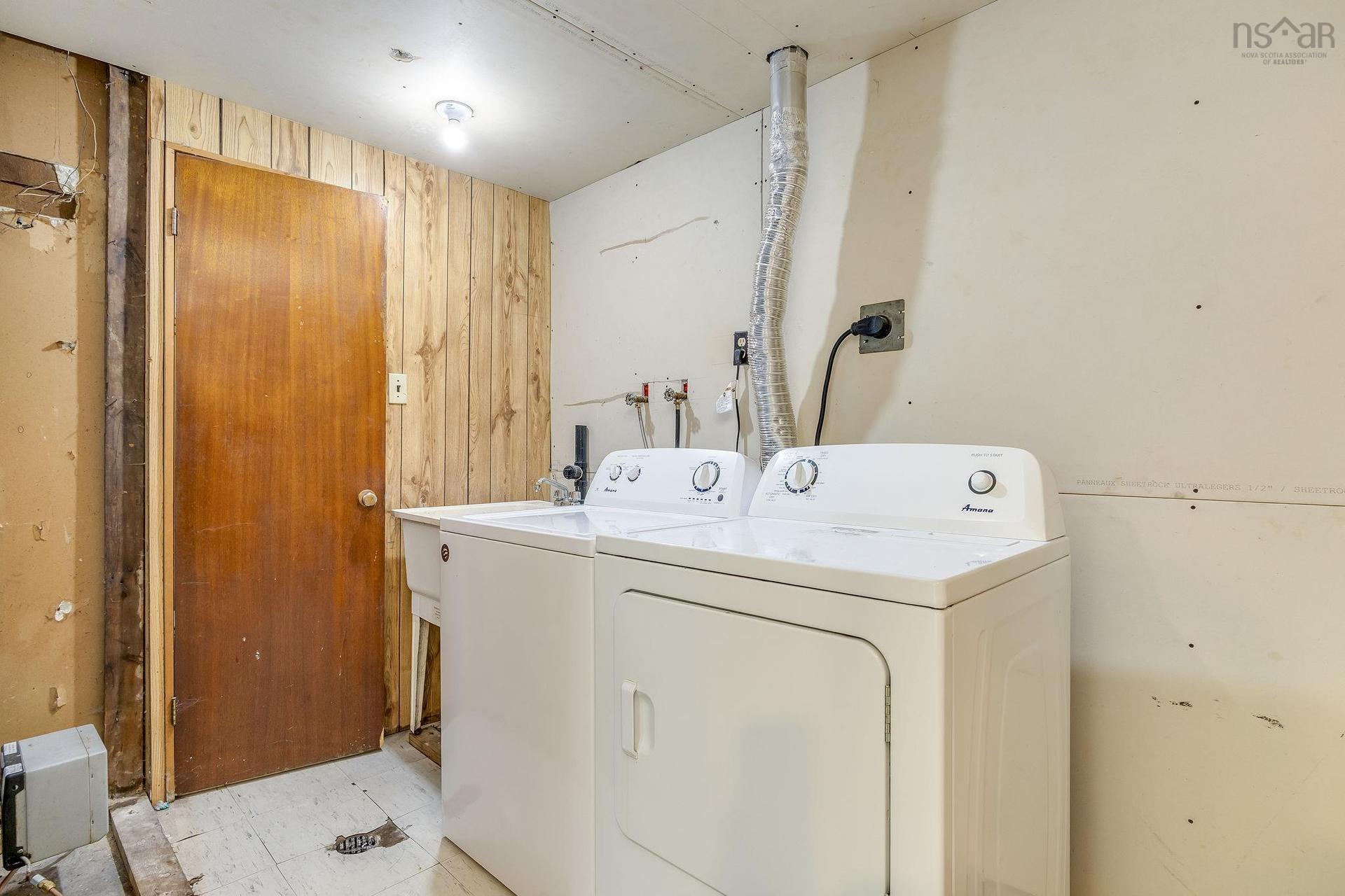 104 Arklow Drive, Dartmouth, NS - Indoor Photo Showing Laundry Room