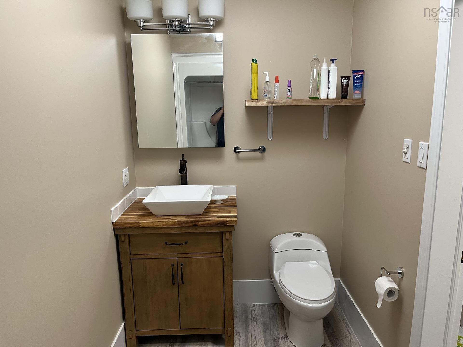 9 Brightman Avenue, Currys Corner, NS - Indoor Photo Showing Bathroom