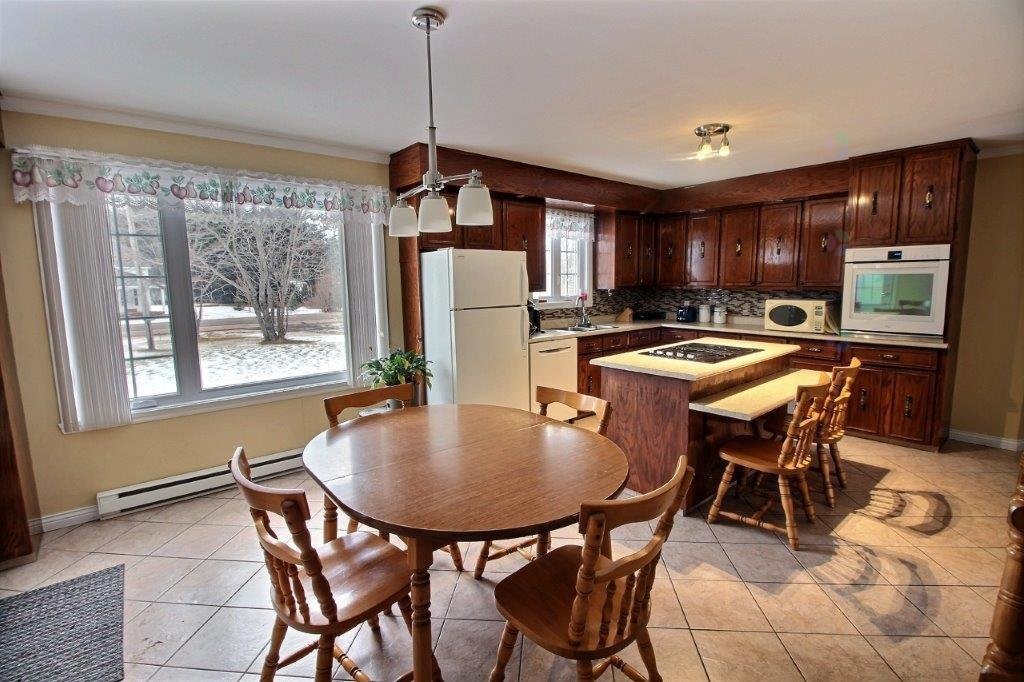 Dining Room - 799 Route 132 E., Nouvelle, QC
