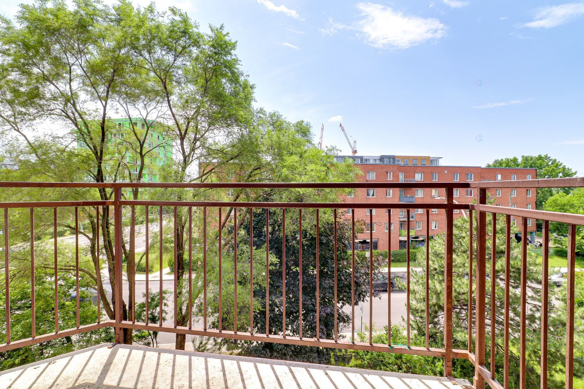 Balcon - 415-4655 Boul. Henri-Bourassa O., Montréal (Saint-Laurent), QC