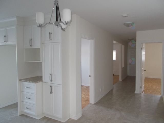 Kitchen - 5446A Rue De San-Remo, Montréal (Saint-Léonard), QC - Indoor Photo Showing Other Room