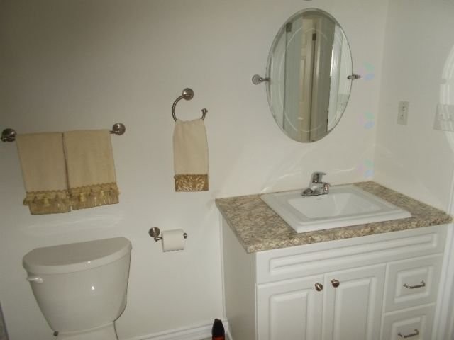 Bathroom - 5446A Rue De San-Remo, Montréal (Saint-Léonard), QC - Indoor Photo Showing Bathroom