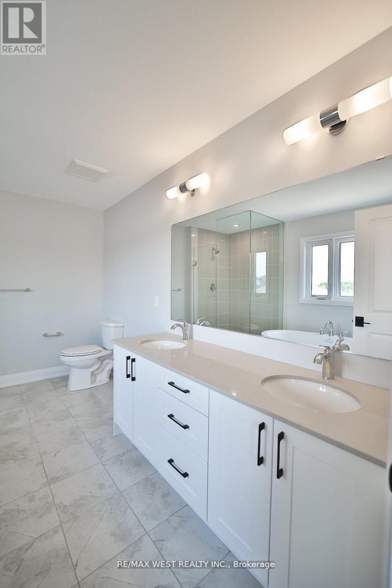 14 Periwinkle Road E, Springwater, ON