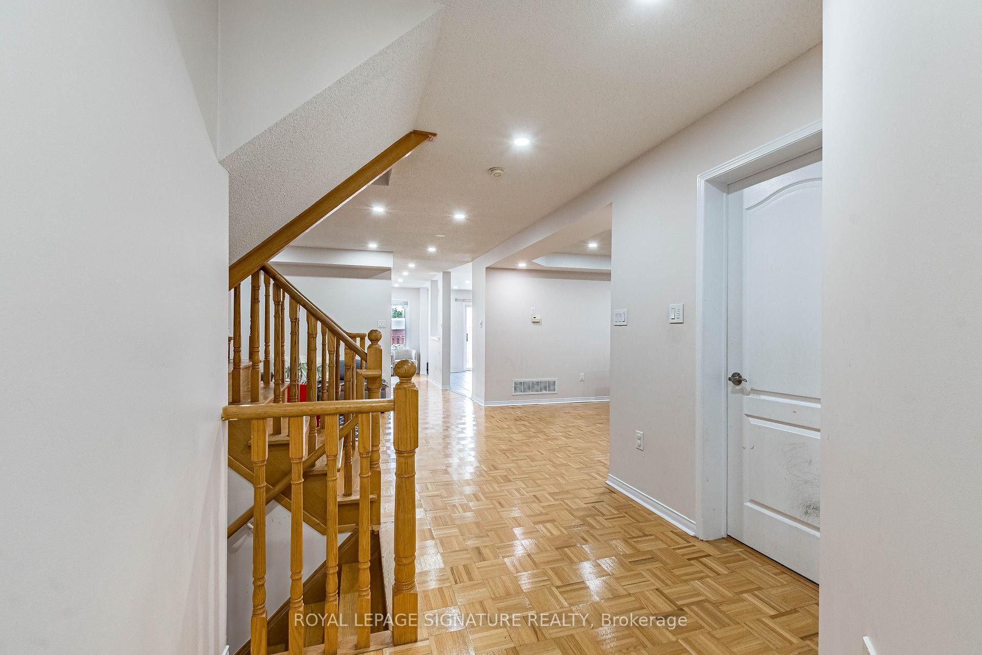35 Whitehouse Crescent, Brampton, ON