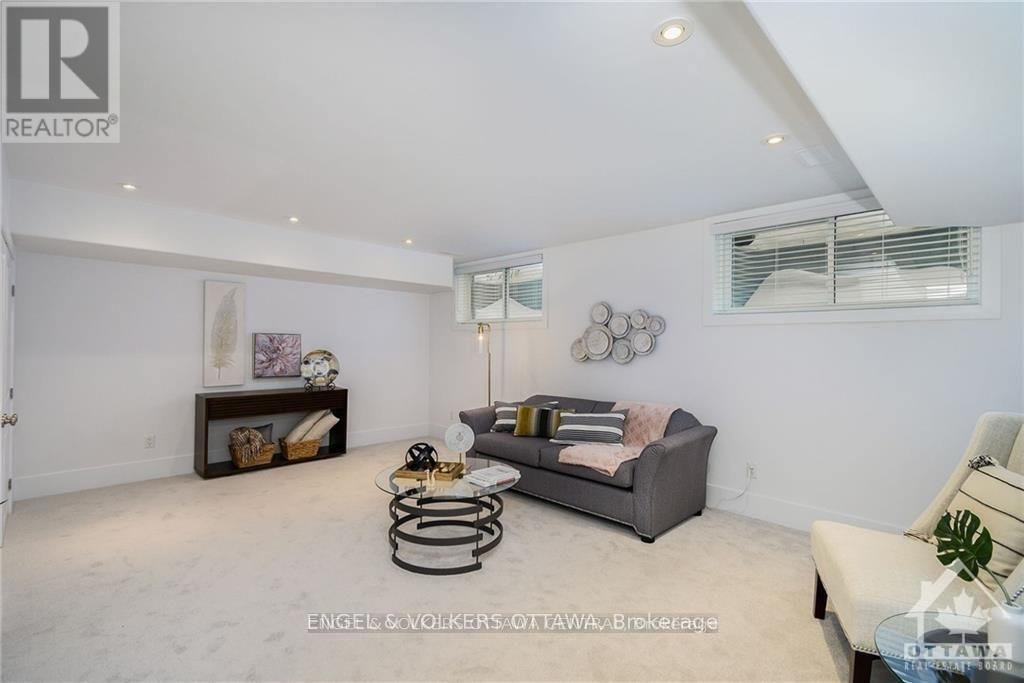 lower level - 109 Montauk, Ottawa, ON