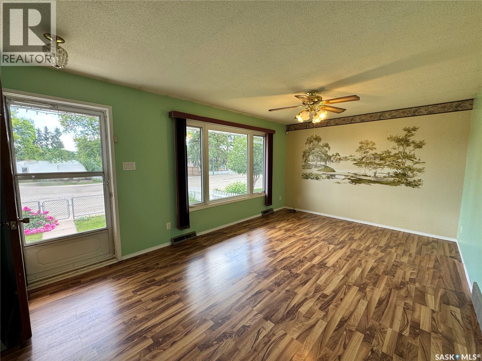 213 5Th Avenue E, Biggar, SK