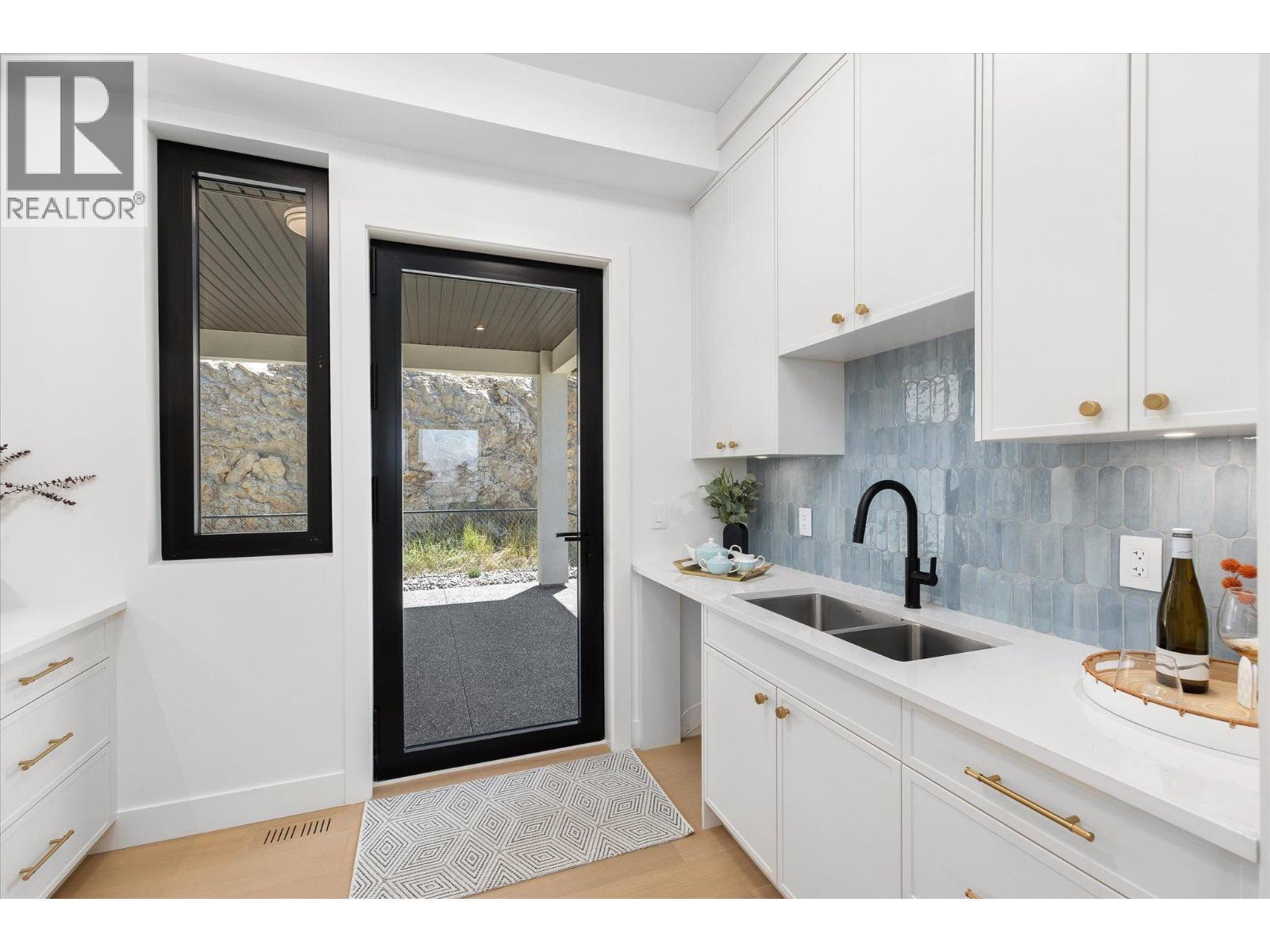 245 Turnberry Street Lot# 8, Kelowna, BC - Indoor Photo Showing Kitchen With Double Sink
