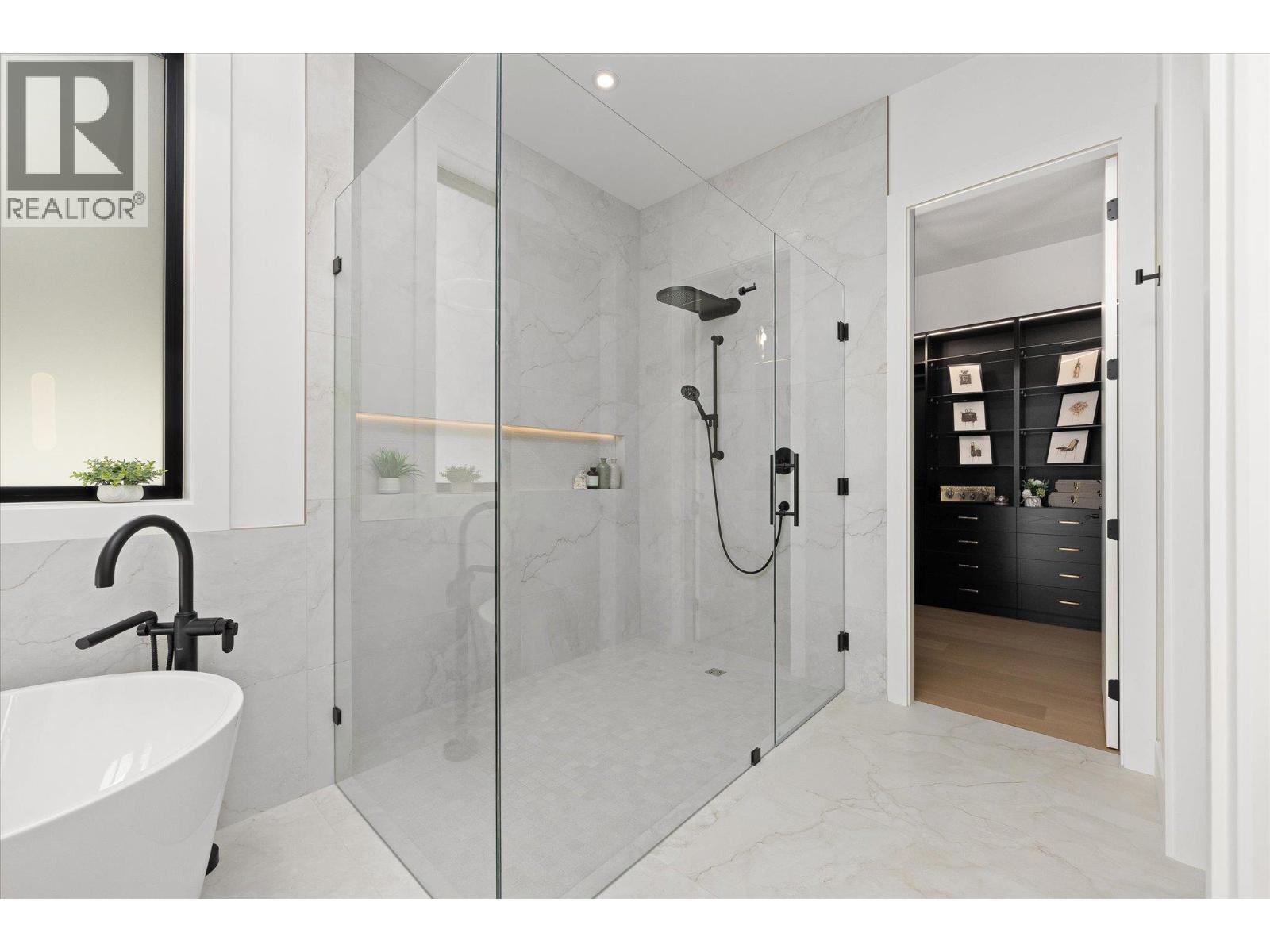 245 Turnberry Street Lot# 8, Kelowna, BC - Indoor Photo Showing Bathroom