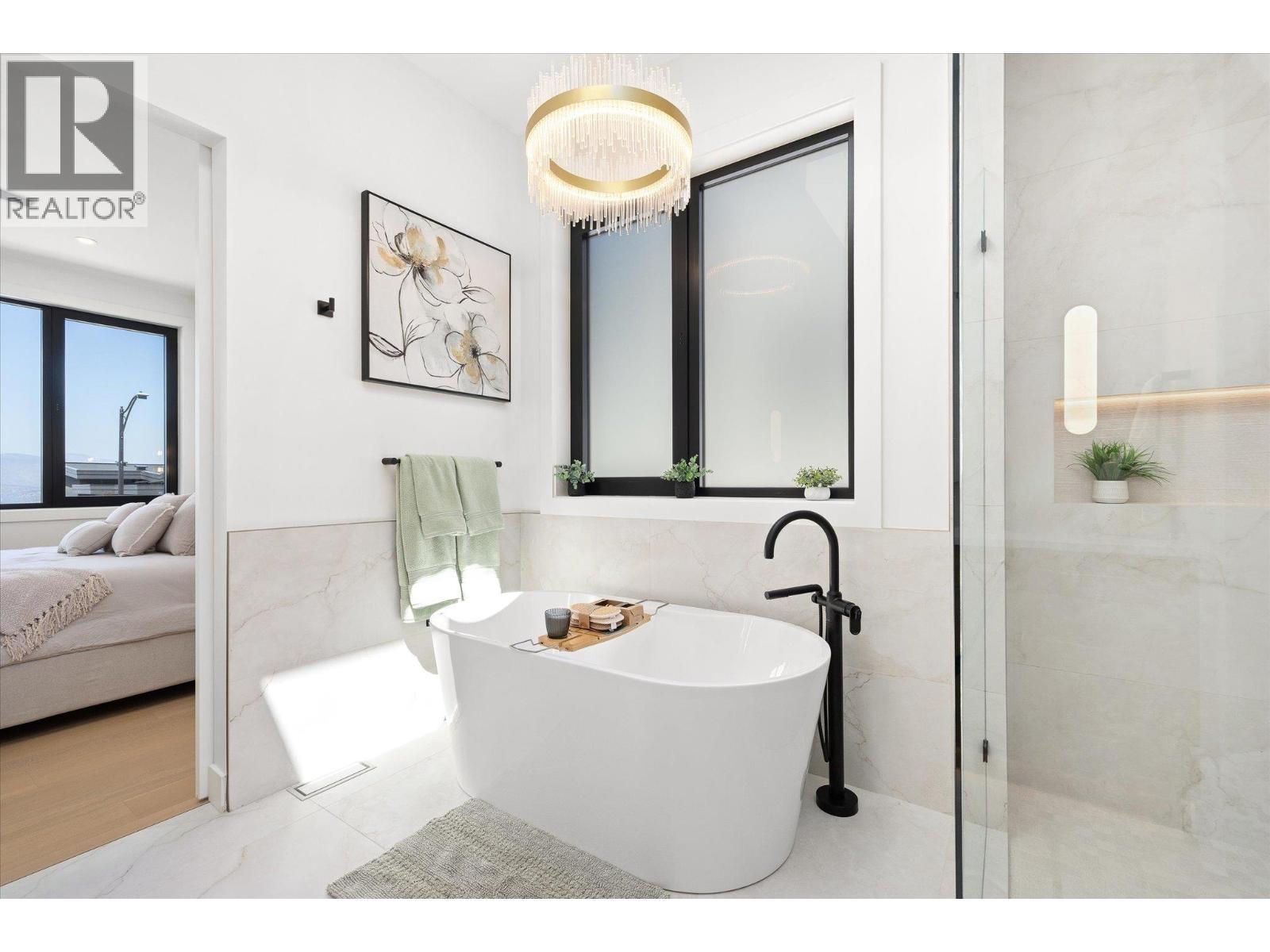 245 Turnberry Street Lot# 8, Kelowna, BC - Indoor Photo Showing Bathroom