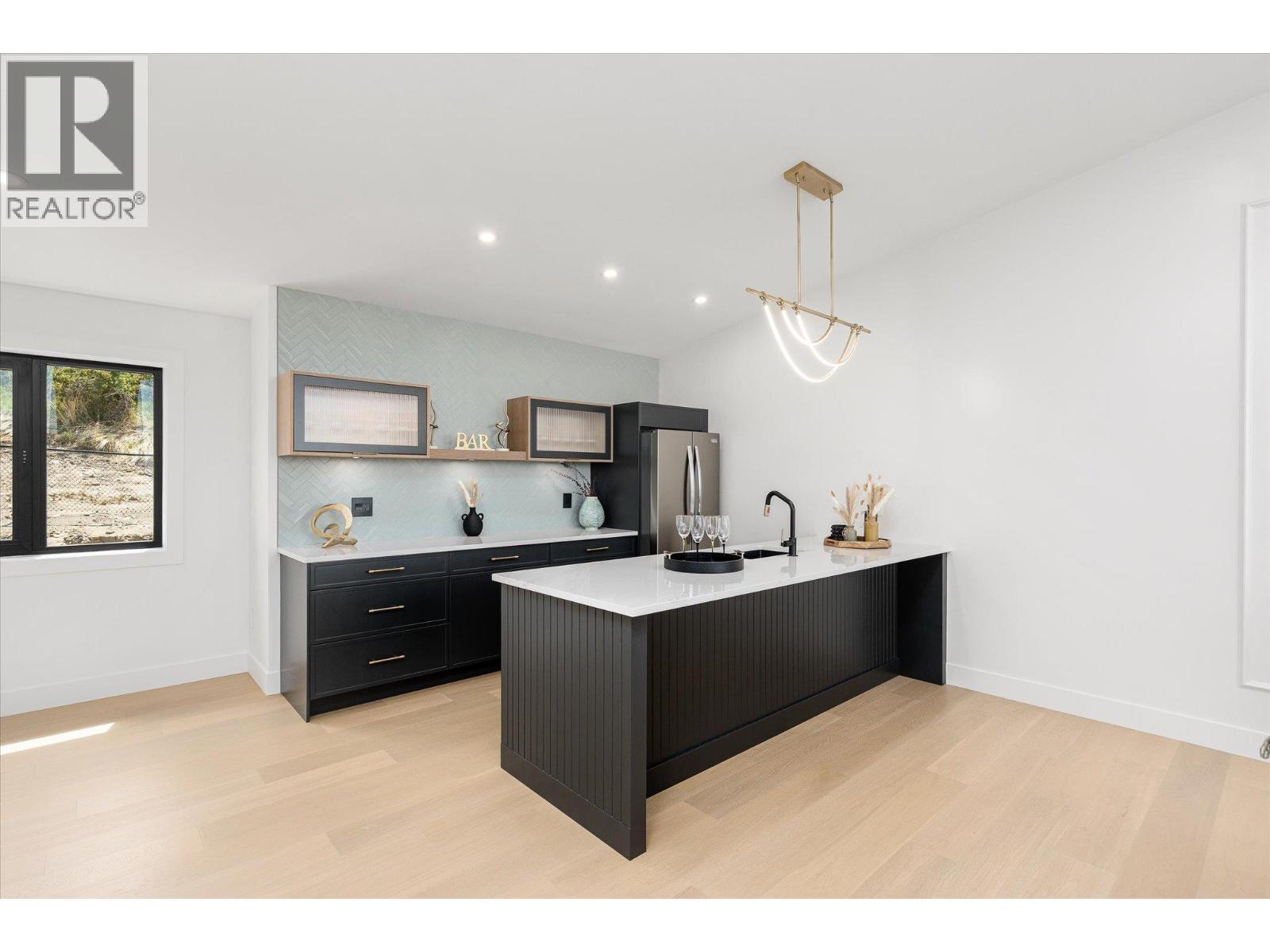 245 Turnberry Street Lot# 8, Kelowna, BC - Indoor Photo Showing Kitchen