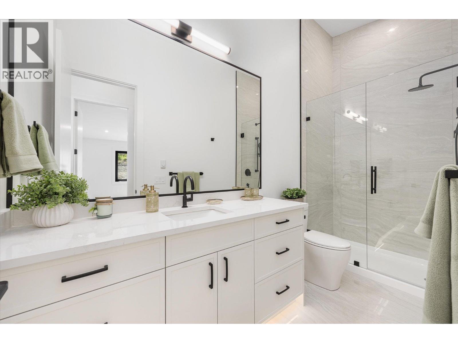245 Turnberry Street Lot# 8, Kelowna, BC - Indoor Photo Showing Bathroom