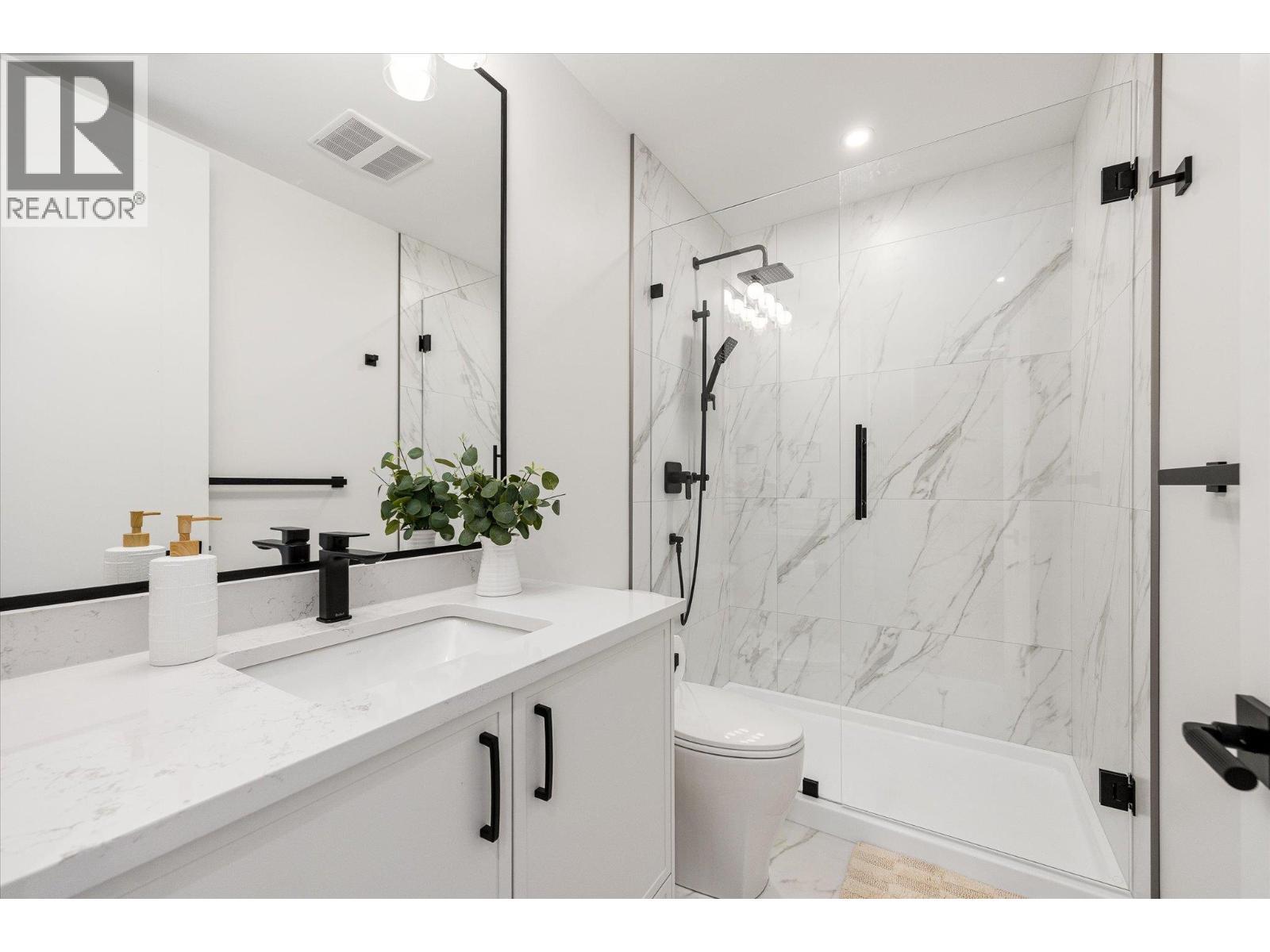 245 Turnberry Street Lot# 8, Kelowna, BC - Indoor Photo Showing Bathroom