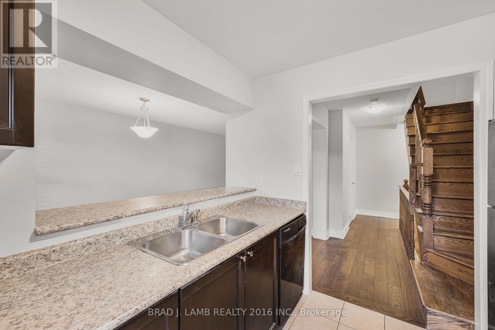 930 Nadalin Heights, Milton, ON
