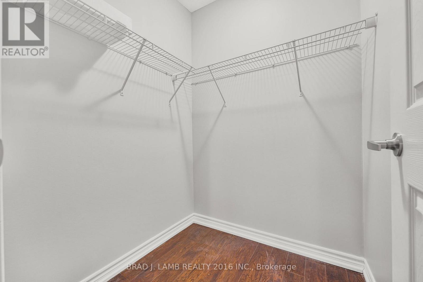 930 Nadalin Heights, Milton, ON