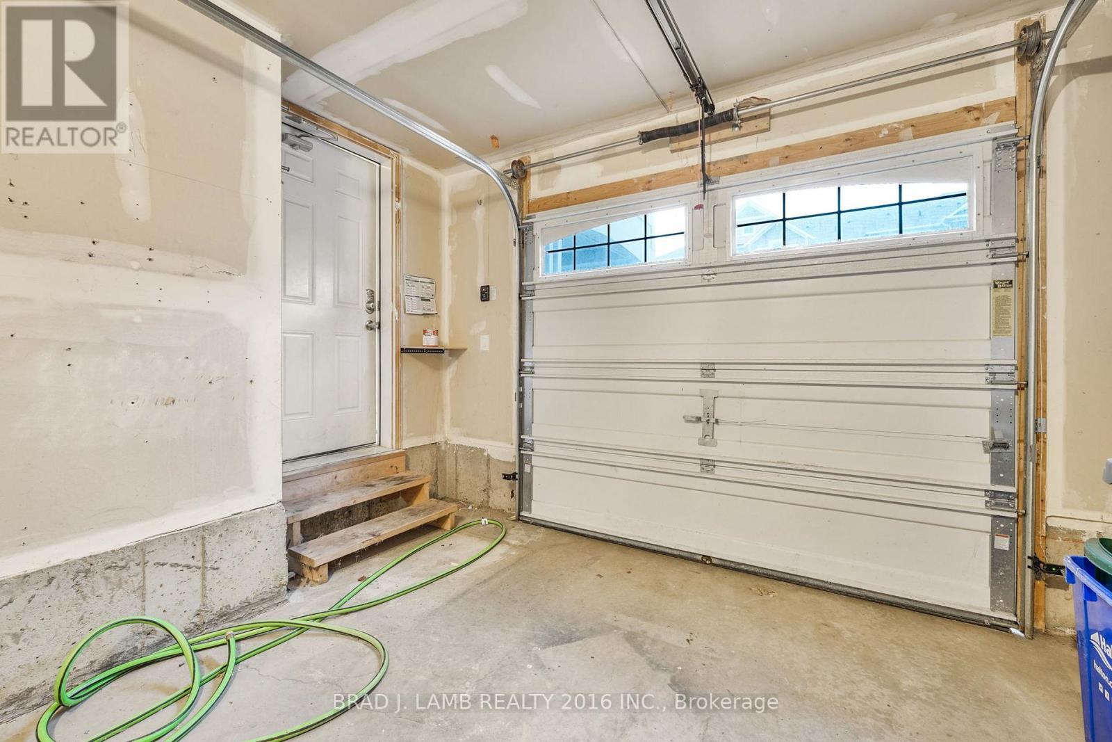 930 Nadalin Heights, Milton, ON