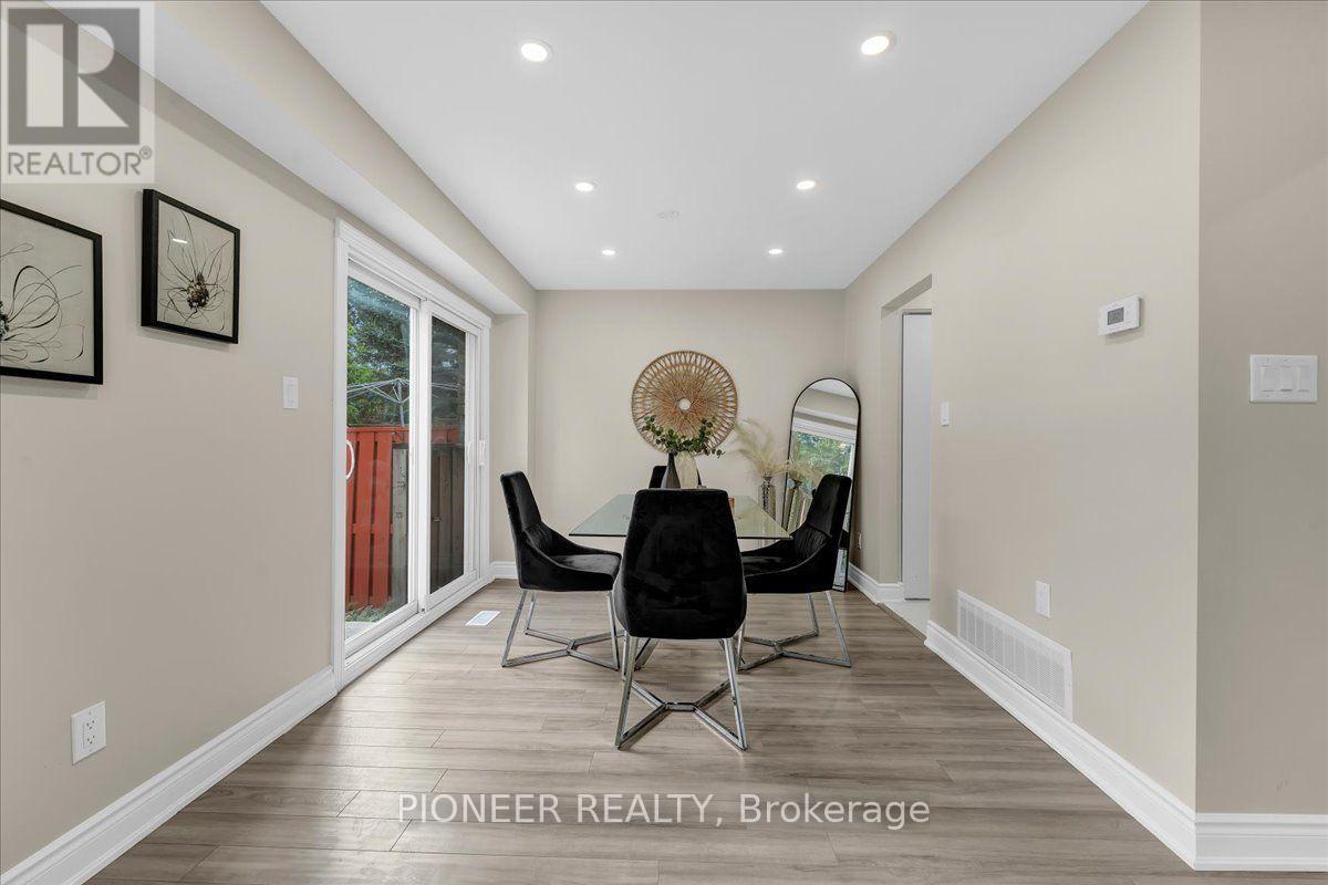 22 Wolverton Crescent, Brampton, ON - Indoor