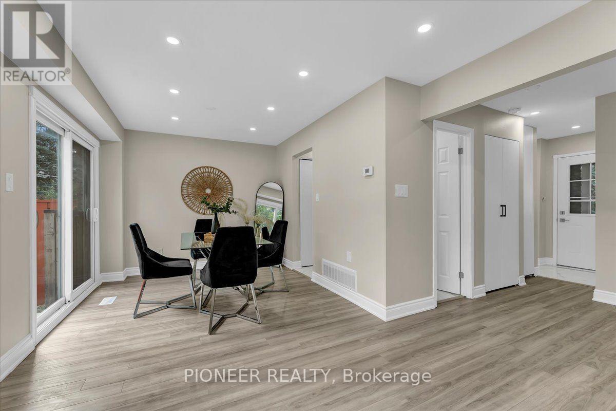 22 Wolverton Crescent, Brampton, ON - Indoor